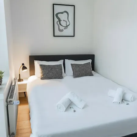 Apartment Fully Equipped Apartment, Lovely Bed *