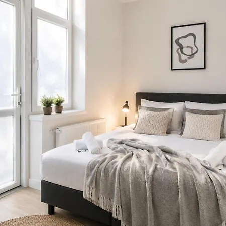 Apartment Fully Equipped Apartment, Lovely Bed *